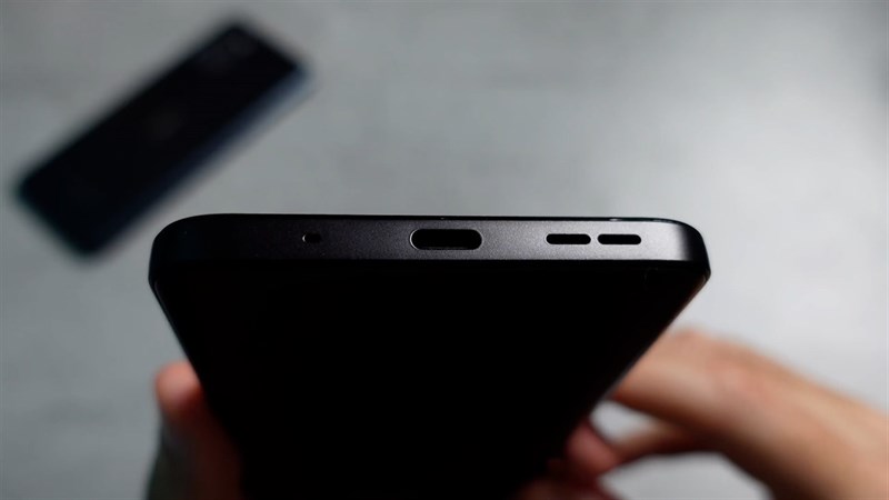 Cạnh đáy Nokia G11 gồm cổng sạc USB-Type C, loa ngoài và một lỗ micro Cạnh đáy Nokia G11 gồm cổng sạc USB-Type C, loa ngoài và một lỗ micro