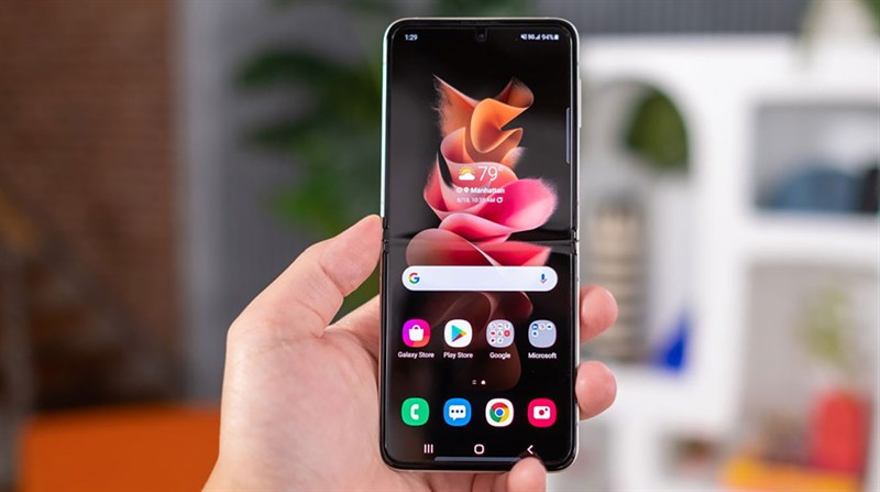 Samsung Galaxy Z Flip3 đang bán tại Thế Giới Di Động Samsung Galaxy Z Flip3 đang bán tại Thế Giới Di Động