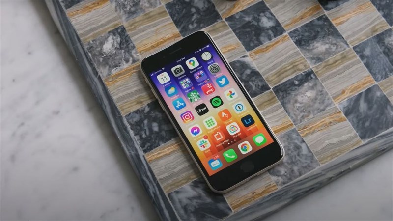 iPhone SE (2022) iPhone SE (2022)
