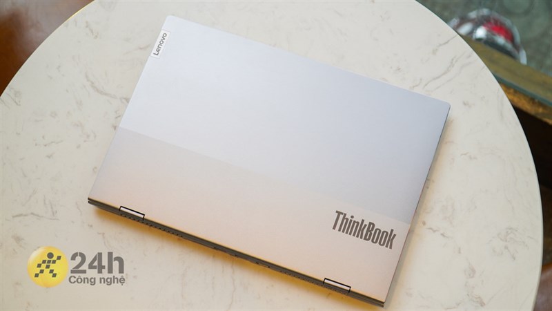 ThinkBook 14p Gen 2 ACH sở hữu một thiết kế nhỏ gọn nhưng vẫn cực kỳ chắc chắn.