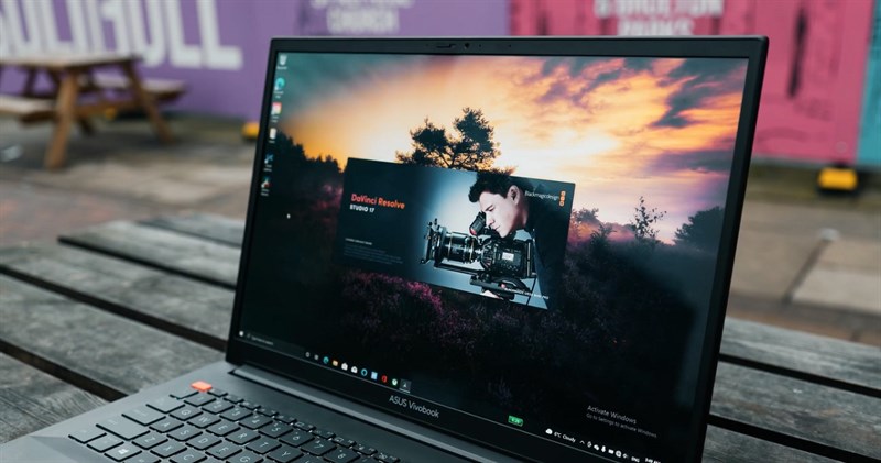 Mặc dù chỉ có tần số quét 60 hz nhưng màn hình của VivoBook 16X OLED M7600QC vẫn có thể mang đến những trải nghiệm mượt mà