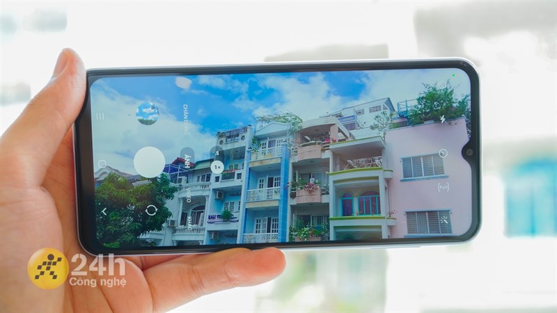 Trên tay Galaxy A23: Giá 5 triệu, chip Snapdragon 680, pin lớn Trên tay Galaxy A23: Giá 5 triệu, chip Snapdragon 680, pin lớn