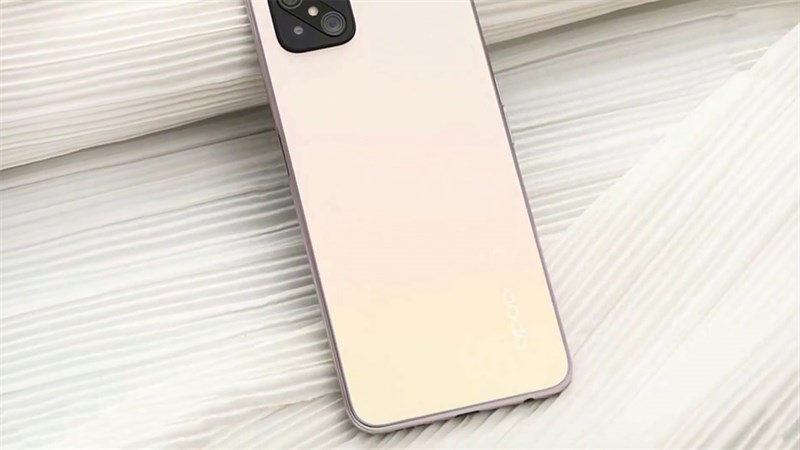 OPPO Reno8 có viên pin lớn và sạc nhanh 65 W OPPO Reno8 có viên pin lớn và sạc nhanh 65 W