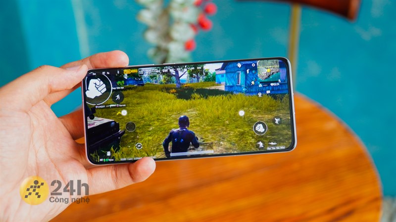 Mình sẽ kiểm tra thời lượng sử dụng pin của Xiaomi 12 khi máy chiến game trong thời gian dài.