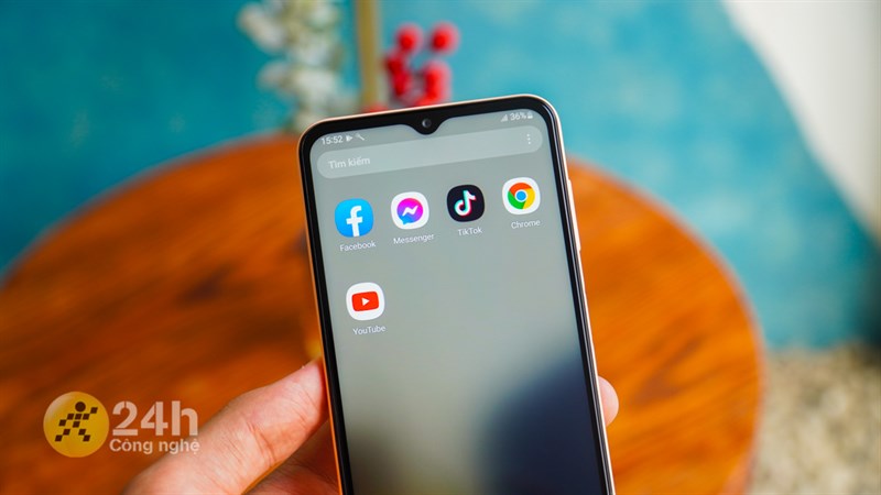 Trên tay Galaxy A13: Thiết kế trẻ trung, giá 4.69 triệu, pin lớn Trên tay Galaxy A13: Thiết kế trẻ trung, giá 4.69 triệu, pin lớn