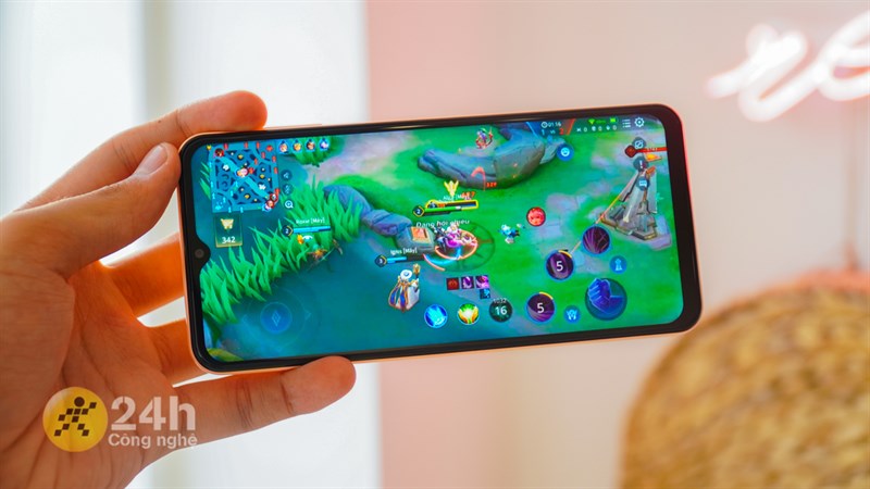 Trải nghiệm tựa game Liên Quân trên Galaxy A13 