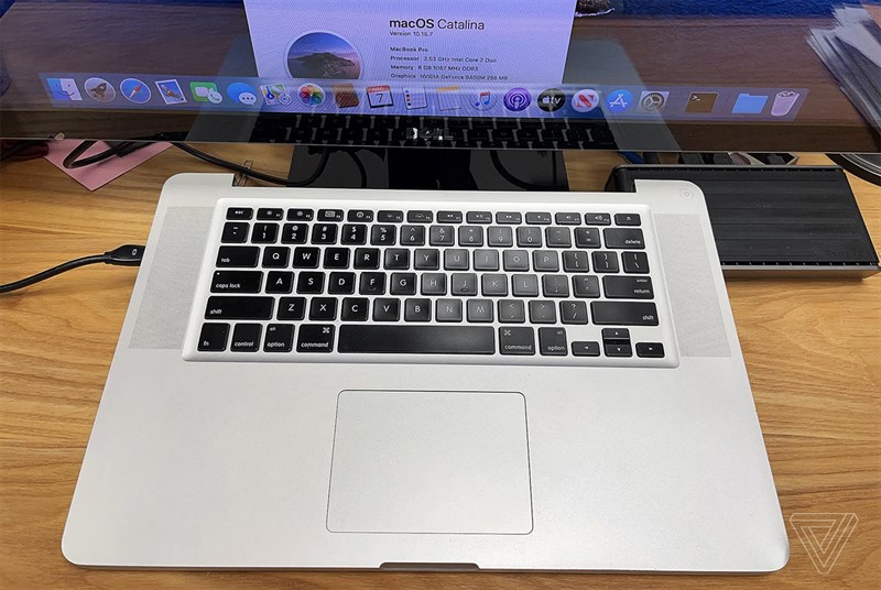 Hình ảnh MacBook Pro 2009 không màn hình Hình ảnh MacBook Pro 2009 không màn hình