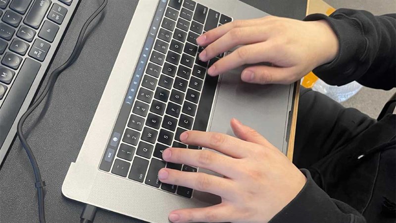 MacBook không màn hình vẫn được ưa chuộng MacBook không màn hình vẫn được ưa chuộng
