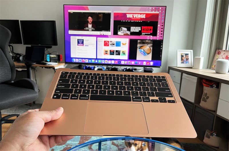 MacBook Air M1 không màn hình của chàng trai Umar MacBook Air M1 không màn hình của chàng trai Umar