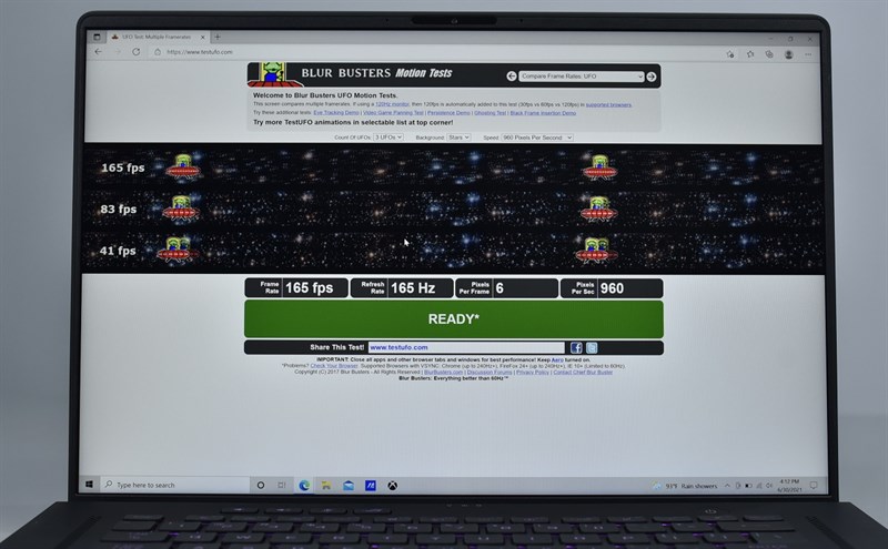 ASUS ROG Zephyrus M16 2022 được trang bị màn hình IPS 16 inch với độ phân giải 2.560 x 1.600 pixel Với độ phân giải cao cùng tần số quén 165 Hz, Zephyrus M16 2022 hứa hẹn sẽ mang đến cho bạn trải nghiệm chơi game mượt mà