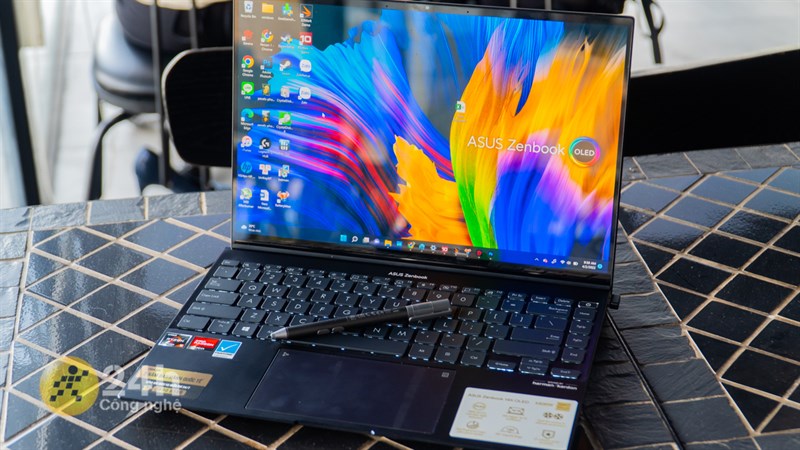 ASUS ZenBook 14X OLED được trang bị màn hình kích thước 14 inch sử dụng tấm nền OLED với độ phân giải cao, lên đến 2.8K (2.880 x 1.800). ASUS ZenBook 14X OLED được trang bị màn hình kích thước 14 inch sử dụng tấm nền OLED với độ phân giải cao, lên đến 2.8K (2.880 x 1.800).