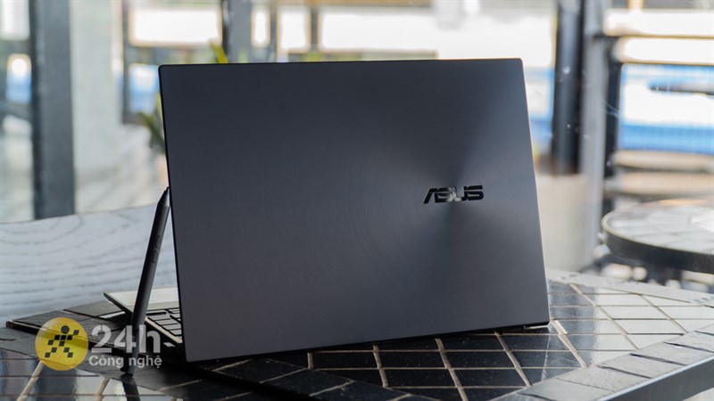 Thiết kế của ASUS ZenBook 14X OLED không có nhiều sự đổi mới, phát huy tốt những giá trị cốt lõi của dòng ZenBook. Thiết kế của ASUS ZenBook 14X OLED không có nhiều sự đổi mới, phát huy tốt những giá trị cốt lõi của dòng ZenBook.