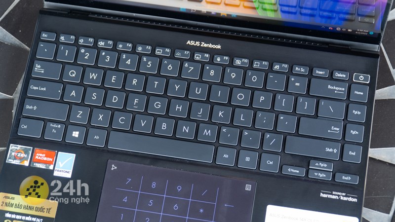 ASUS ZenBook 14X OLED sở hữu bàn phím ‘tràn viền’. ASUS ZenBook 14X OLED sở hữu bàn phím ‘tràn viền’.