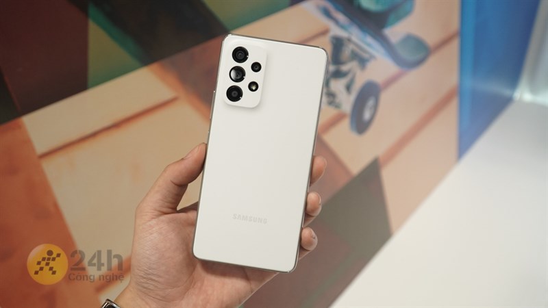 Mặt lưng tối giản nhưng vẫn rất ấn tượng của Galaxy A53 Mặt lưng tối giản nhưng vẫn rất ấn tượng của Galaxy A53