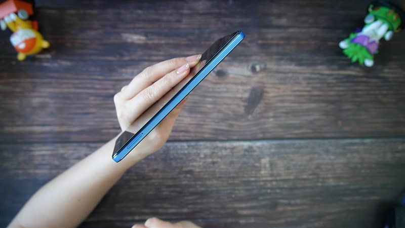 Cạnh trái của Redmi Note 11 Xiaomi Fan Festival Cạnh trái của Redmi Note 11 Xiaomi Fan Festival