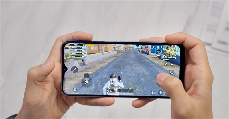 Trên tay Realme Narzo 50A Prime: Giá 3.59* triệu cùng màn hình 180 Hz Trên tay Realme Narzo 50A Prime: Giá 3.59* triệu cùng màn hình 180 Hz