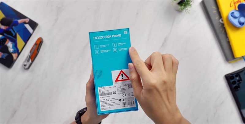 Trên tay Realme Narzo 50A Prime: Giá 3.59* triệu cùng màn hình 180 Hz Trên tay Realme Narzo 50A Prime: Giá 3.59* triệu cùng màn hình 180 Hz