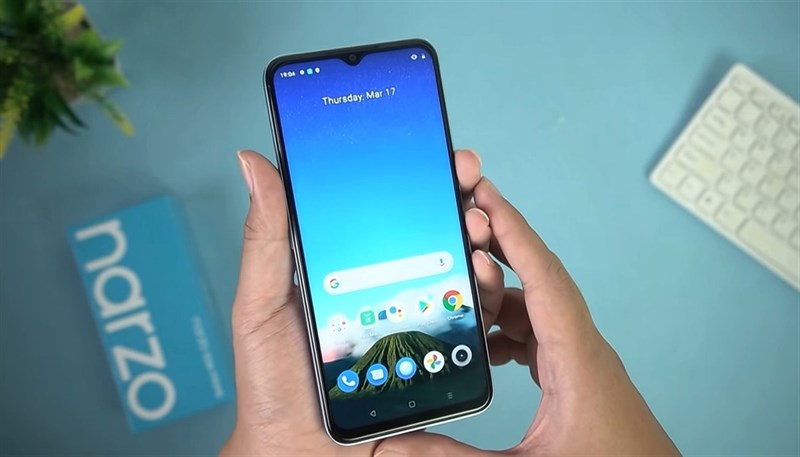 Trên tay Realme Narzo 50A Prime: Giá 3.59* triệu cùng màn hình 180 Hz Trên tay Realme Narzo 50A Prime: Giá 3.59* triệu cùng màn hình 180 Hz