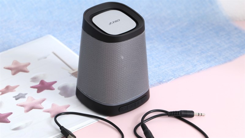 Công nghệ Bluetooth 4.0 giúp kết nối của chiếc loa trở nên ổn định hơn. Công nghệ Bluetooth 4.0 giúp kết nối của chiếc loa trở nên ổn định hơn.