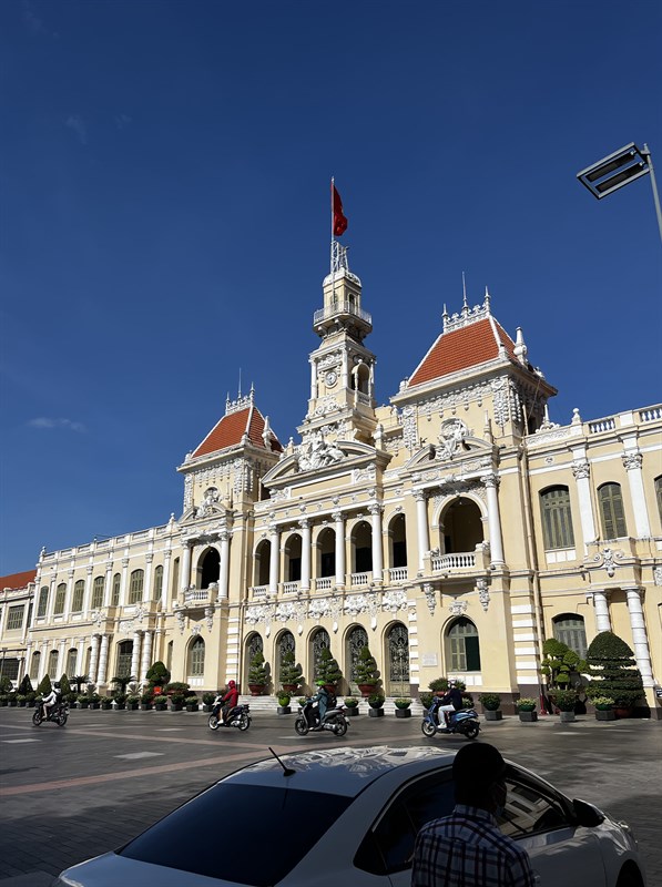 Cùng một góc chụp nhưng lần này mình sử dụng ống kính góc siêu rộng để thu được nhiều thông tin hơn.