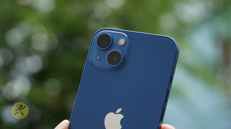 2 ống kính camera được đặt chéo làm tăng độ nhận diện cho iPhone 13