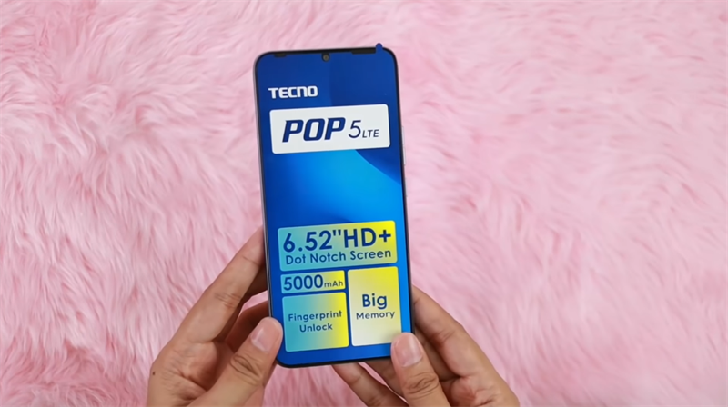 Tecno POP 5 LTE vẫn được trang bị khá đầy đủ các cổng kết nối và ấn tượng với tiêu chuẩn chống nước IPX2. Nguồn: Liz Tech.