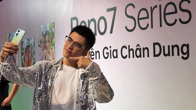 Selfie cùng Reno7 Selfie cùng Reno7