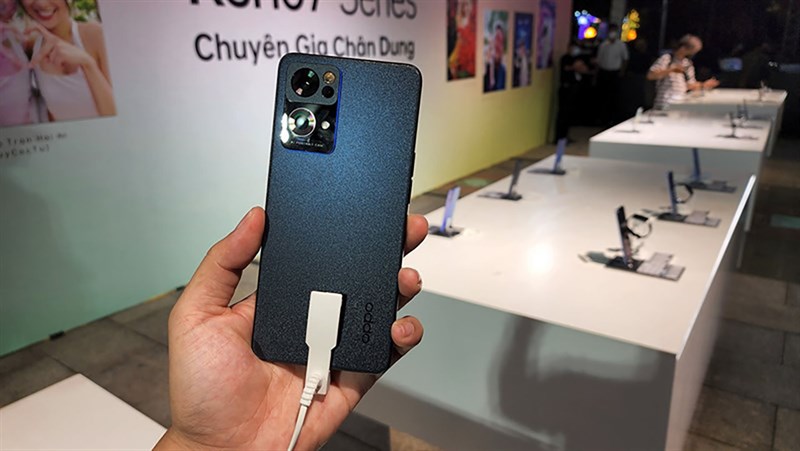 Trên tay Reno7 Pro 5G Trên tay Reno7 Pro 5G