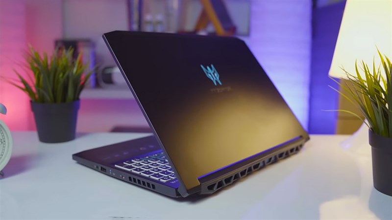 Laptop giảm giá 30/4, dù gaming hay văn phòng đều có đủ, giá siêu tốt