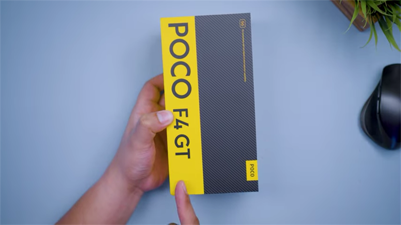 POCO F4 GT POCO F4 GT