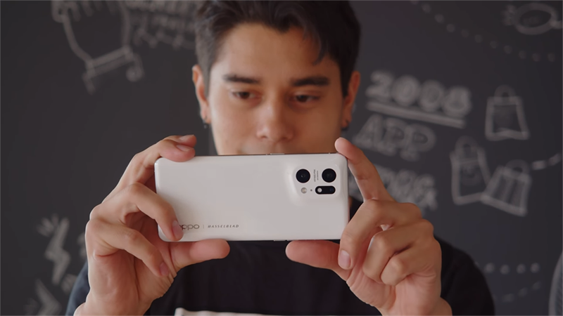 OPPO vẫn luôn nổi tiếng với camera và OPPO Find X5 Pro 5G cũng không phải ngoại lệ OPPO vẫn luôn nổi tiếng với camera và OPPO Find X5 Pro 5G cũng không phải ngoại lệ