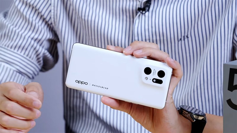 RAM của chiếc OPPO Find X5 Pro 5G lên tới 12 GB, thoải mái đa nhiệm mà không lo bị crash app RAM của chiếc OPPO Find X5 Pro 5G lên tới 12 GB, thoải mái đa nhiệm mà không lo bị crash app