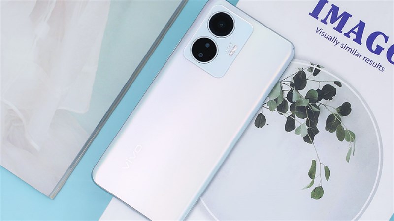 Vivo Y55 mang sắc màu trẻ trung, nhưng vẫn mang lại cảm giác sang trọng quyến rũ Vivo Y55 mang sắc màu trẻ trung, nhưng vẫn mang lại cảm giác sang trọng quyến rũ