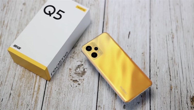 Realme Q7 có gì mới: Dùng Snapdragon 888, sạc nhanh 65 W