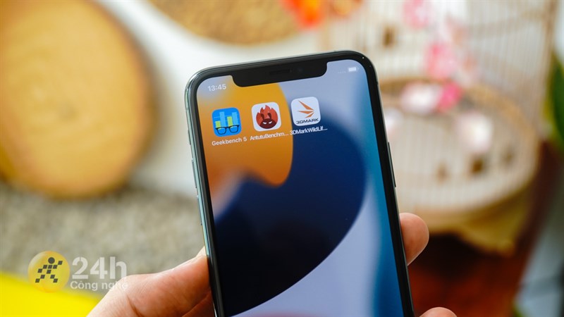 Cùng mình chấm điểm hiệu năng iPhone 11 Pro nhé!