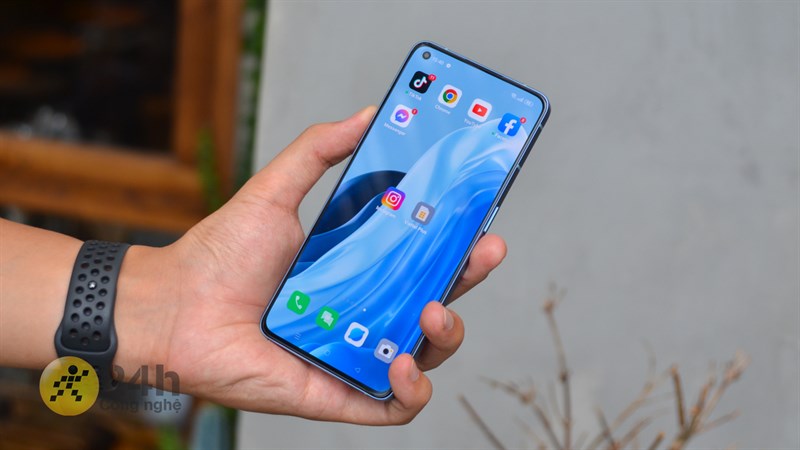 Màn hình trên OPPO Reno7 Pro 5G có kích thước 6.55 inch