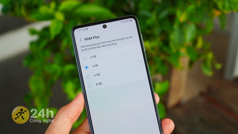 Tính năng RAM Plus giúp mở rộng thêm tối đa 8 GB RAM cho Galaxy M53 5G Tính năng RAM Plus giúp mở rộng thêm tối đa 8 GB RAM cho Galaxy M53 5G