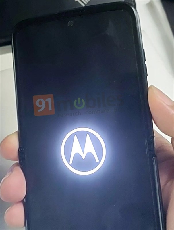 Những hình ảnh thực tế Motorola Maven đầu tiên bị lộ