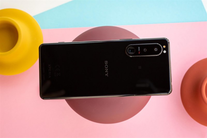 Xperia 5 V được sự đoán sẽ trang bị con chip Snapdragon 865 mạnh mẽ.