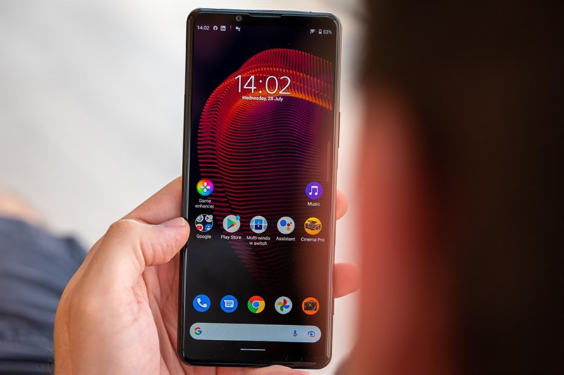 Theo bạn tỉ lệ 21:9 của Xperia 5 V khi trải nghiệm các tác vụ giải trí sẽ như thế nào? Nguồn: GSMArena. Theo bạn tỉ lệ 21:9 của Xperia 5 V khi trải nghiệm các tác vụ giải trí sẽ như thế nào? Nguồn: GSMArena.