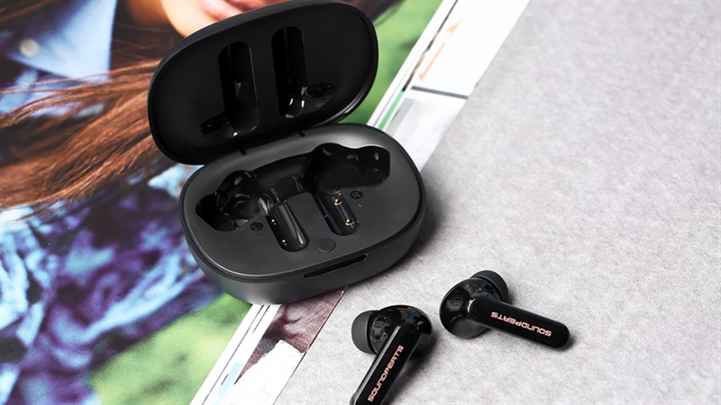 Soundpeats Mac 2 sở hữu thiết kế nhỏ gọn cùng màu đen sang trọng. Soundpeats Mac 2 sở hữu thiết kế nhỏ gọn cùng màu đen sang trọng.
