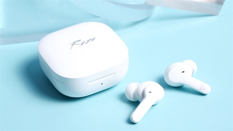 Rezo QT13 gây ấn tượng bởi ngoại hình vuông vắn, hoàn thiện tốt cùng màu sắc cực kỳ trang nhã. Rezo QT13 gây ấn tượng bởi ngoại hình vuông vắn, hoàn thiện tốt cùng màu sắc cực kỳ trang nhã.