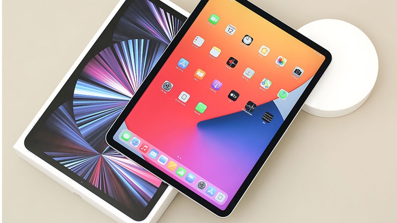 Màn hình của iPad Pro M1 11 inch 2021 nhỏ gọn hơn so với iPad Pro M1 12.9 inch 2021 Màn hình của iPad Pro M1 11 inch 2021 nhỏ gọn hơn so với iPad Pro M1 12.9 inch 2021