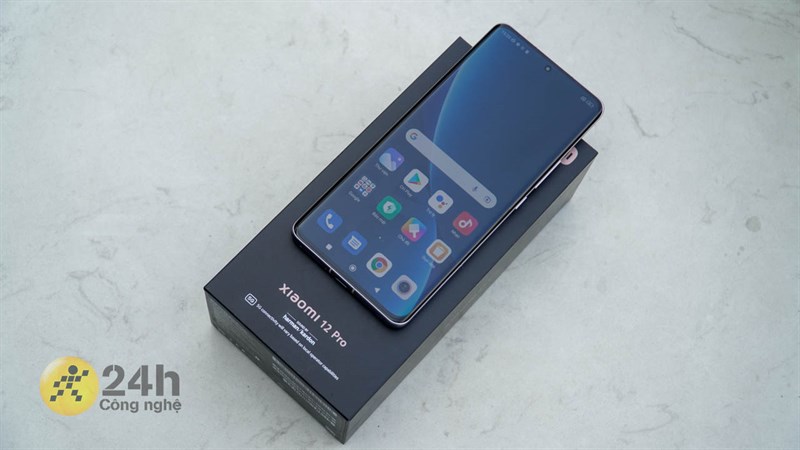 Xiaomi 12 Pro Max vẫn sẽ được trang bị sạc nhanh 120 W (ảnh minh họa: Xiaomi 12 Pro).