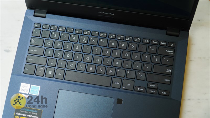 ASUS ExpertBook P2451F có hệ thống bàn phím chiclet với layout phím khá quen thuộc và dễ dàng làm quen. ASUS ExpertBook P2451F có hệ thống bàn phím chiclet với layout phím khá quen thuộc và dễ dàng làm quen.