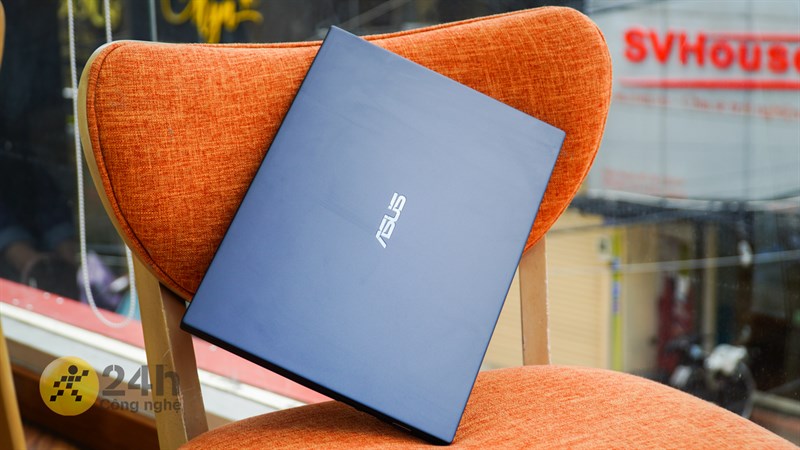 ASUS ExpertBook P2451F nổi bật với thiết kế thanh lịch, pin tốt, khả năng tản nhiệt hiệu quả cũng cấu hình đủ dùng, mượt mà cho các tác vụ cơ bản. ASUS ExpertBook P2451F nổi bật với thiết kế thanh lịch, pin tốt, khả năng tản nhiệt hiệu quả cũng cấu hình đủ dùng, mượt mà cho các tác vụ cơ bản.