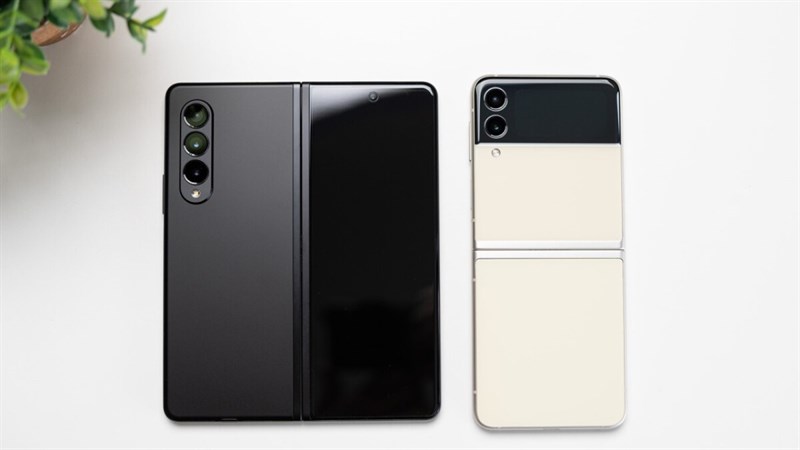 Mặt sau Galaxy Z Fold 4 và Galaxy Z Flip 4