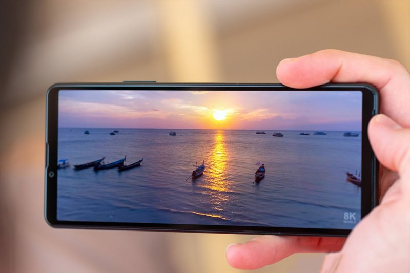 Màn hình trên Xperia 10 IV có chất lượng tốt nhưng vẫn chưa có tần số quét cao Màn hình trên Xperia 10 IV có chất lượng tốt nhưng vẫn chưa có tần số quét cao