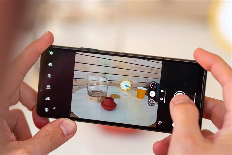 Camera góc rộng trên Xperia 10 IV đã được tích hợp chống rung OIS Camera góc rộng trên Xperia 10 IV đã được tích hợp chống rung OIS