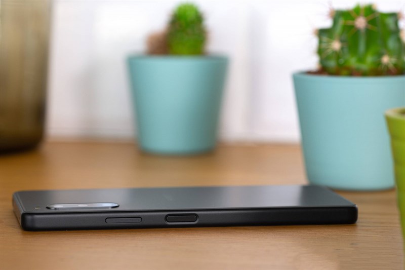 Xperia 10 IV có nút nguồn tích hợp cảm biến vân tay Xperia 10 IV có nút nguồn tích hợp cảm biến vân tay